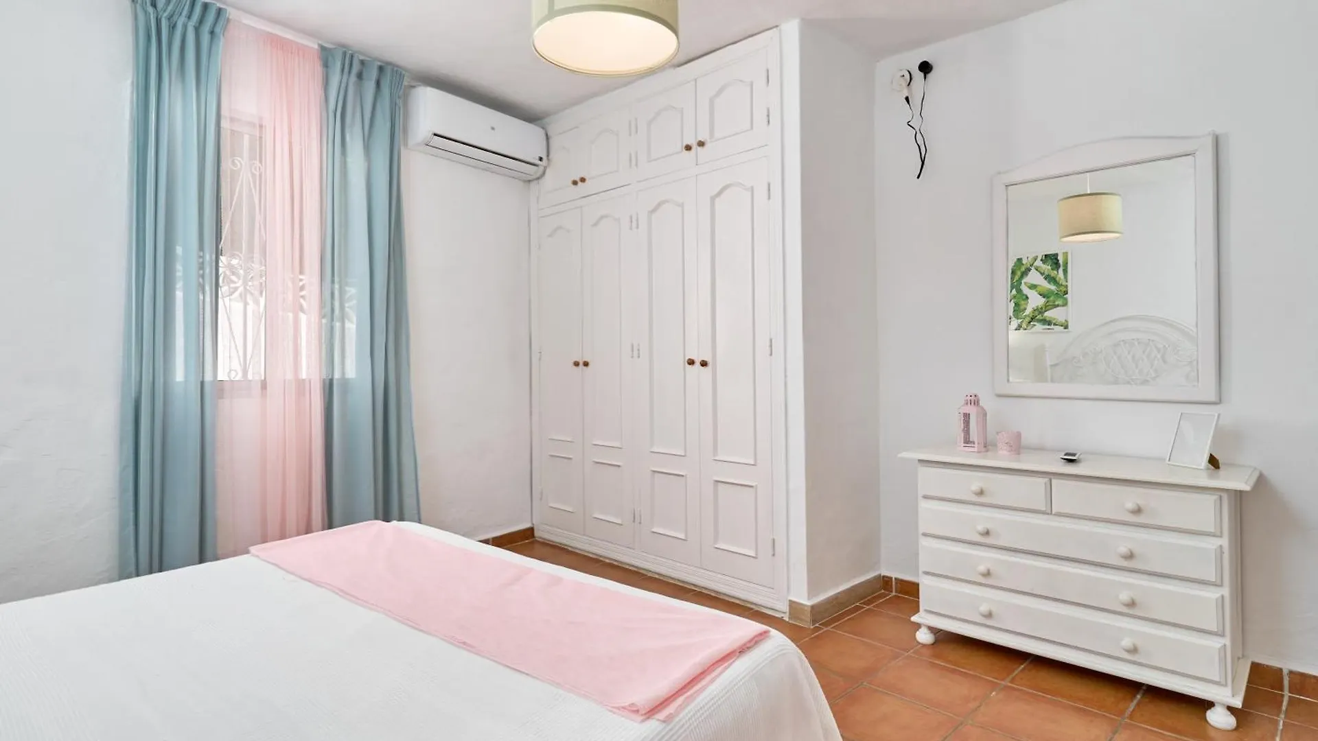 Villa Piedra Blanca Málaga 0*,